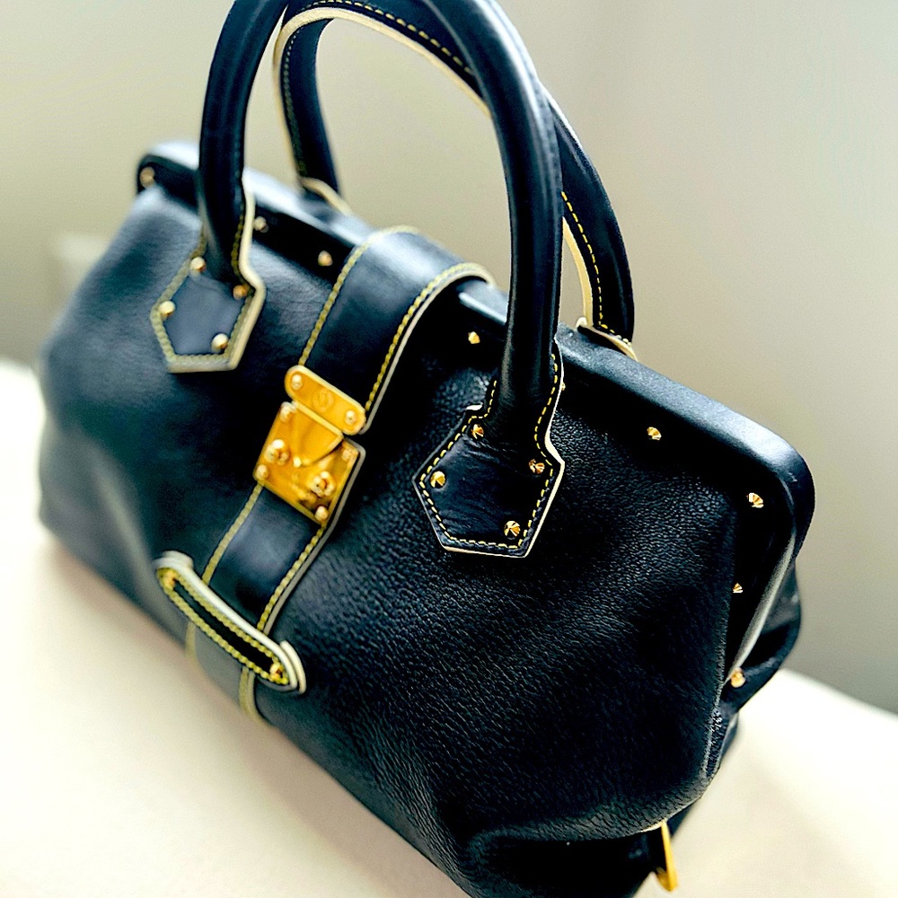 LOUIS VUITTON HANDBAG